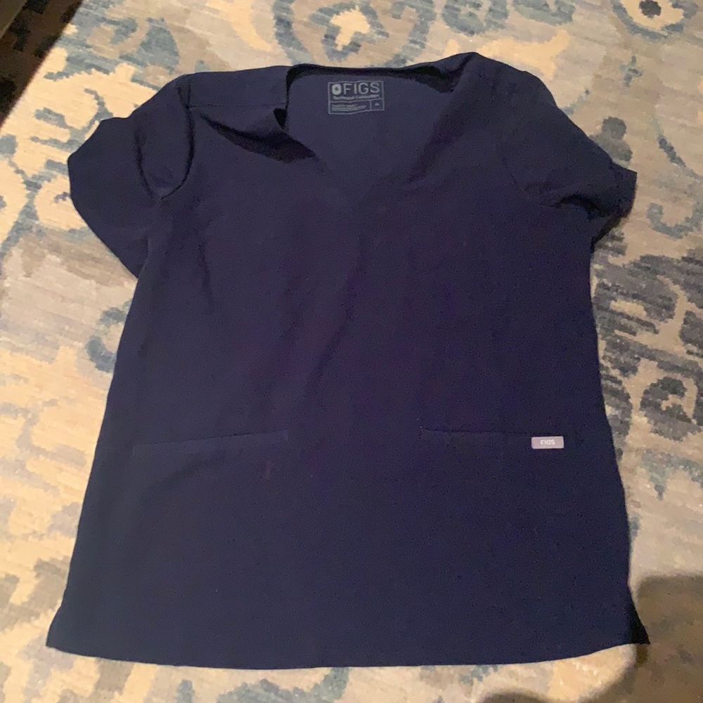 FIGS Navy Casma™ Three-Pocket Scrub Top
